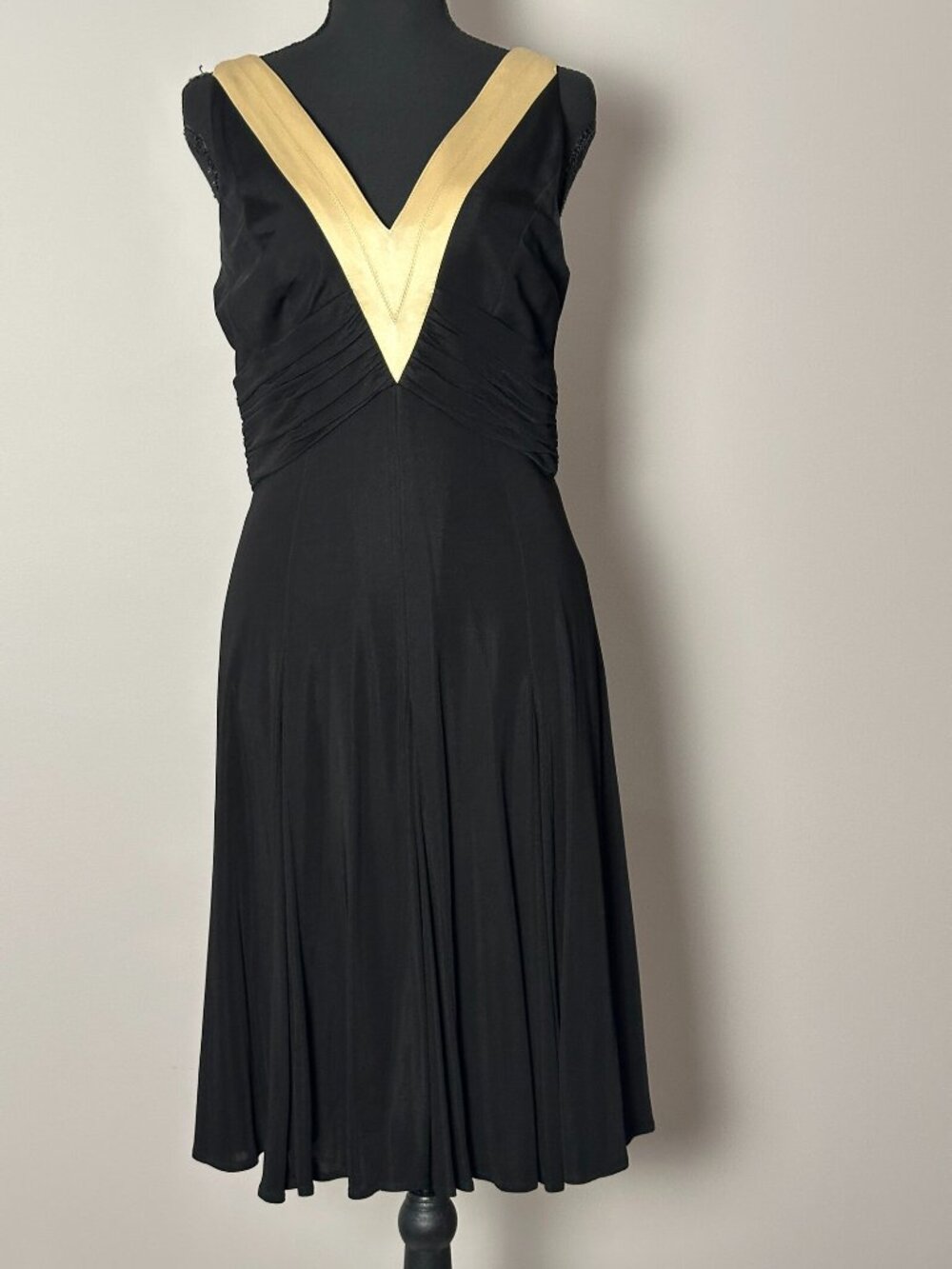 Kay Unger New York Black Jersey Gold Satin Deep V Cocktail Dress Size 6 Y2K